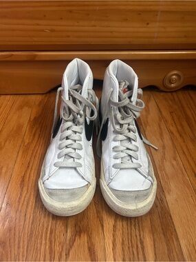 Nike Women’s White Nike Blazers with Black Swoosh